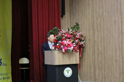 亞洲大學校長蔡進發受邀在「2022台灣國際創新生物醫學峰會」